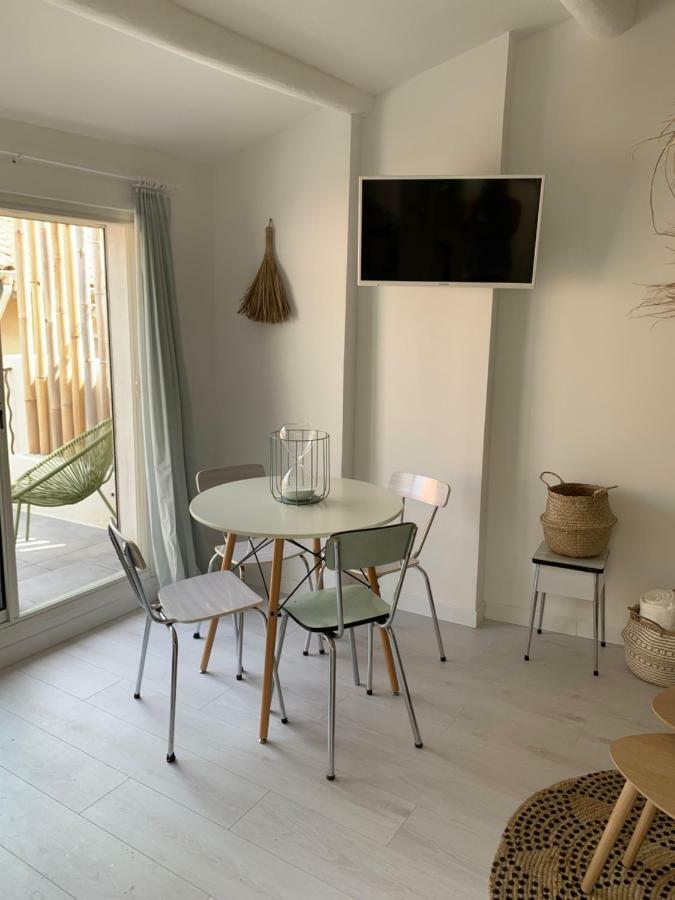 Carloo Soohome Marseille Exteriör bild